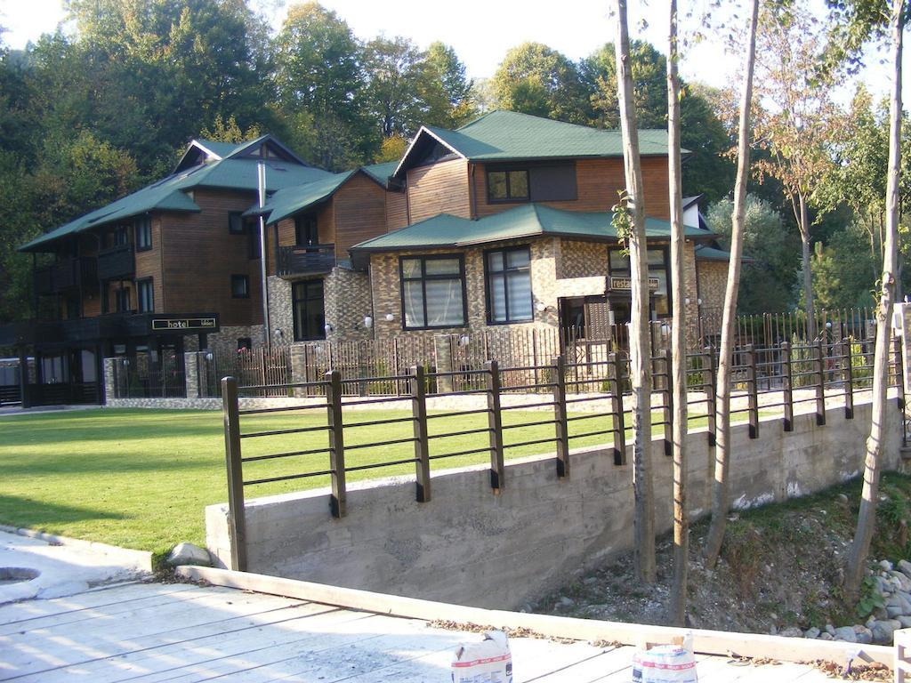 Hotel Hillden Lodge&Restaurant Drumu Carului Buitenkant foto
