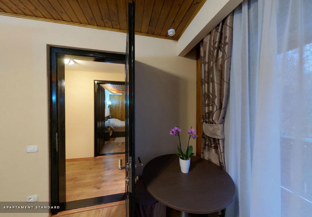 Hotel Hillden Lodge&Restaurant Drumu Carului Buitenkant foto