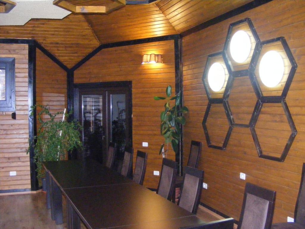 Hotel Hillden Lodge&Restaurant Drumu Carului Buitenkant foto