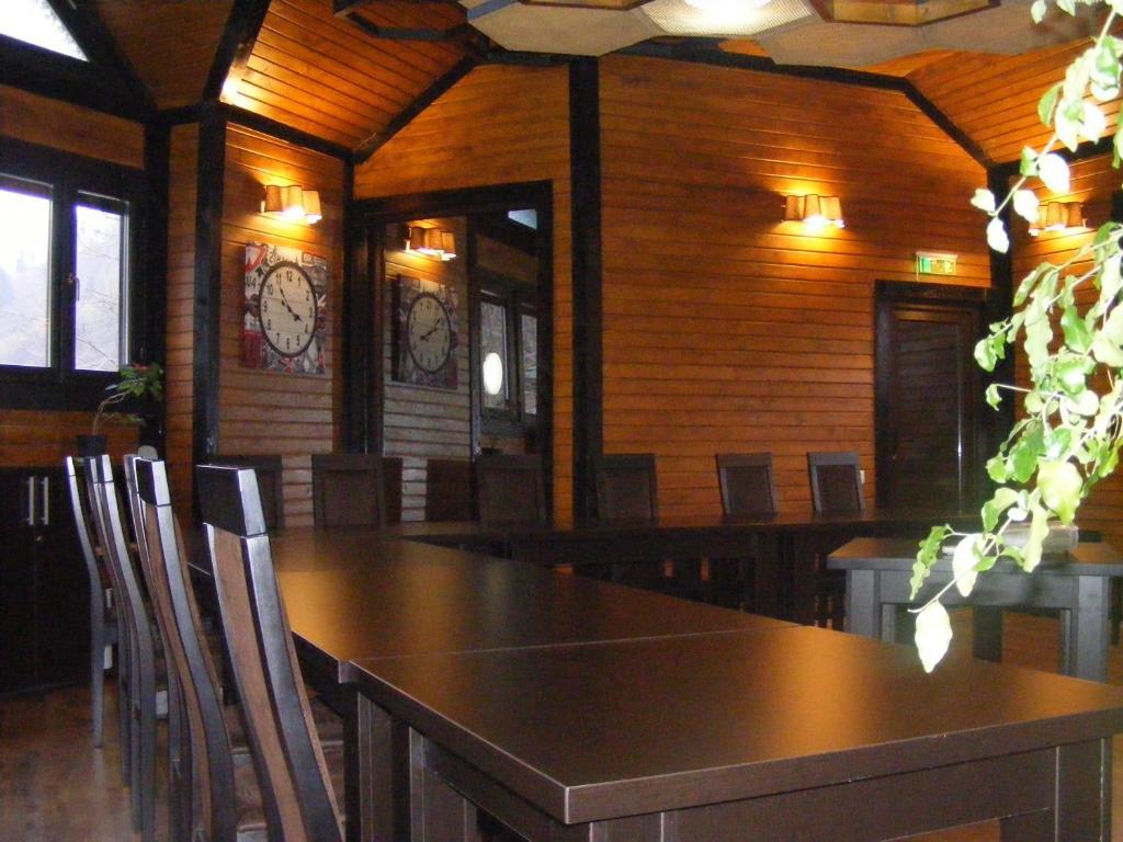 Hotel Hillden Lodge&Restaurant Drumu Carului Buitenkant foto