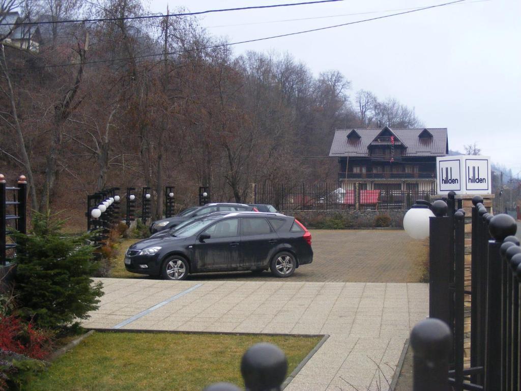 Hotel Hillden Lodge&Restaurant Drumu Carului Buitenkant foto